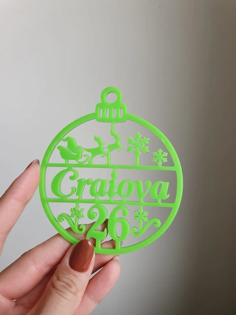 Glob de Crăciun verde din plexiglas cu textul Craiova 26